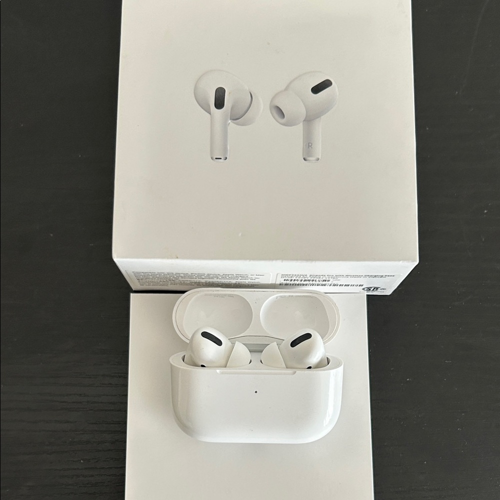 Apple AirPods Pro - Classic White